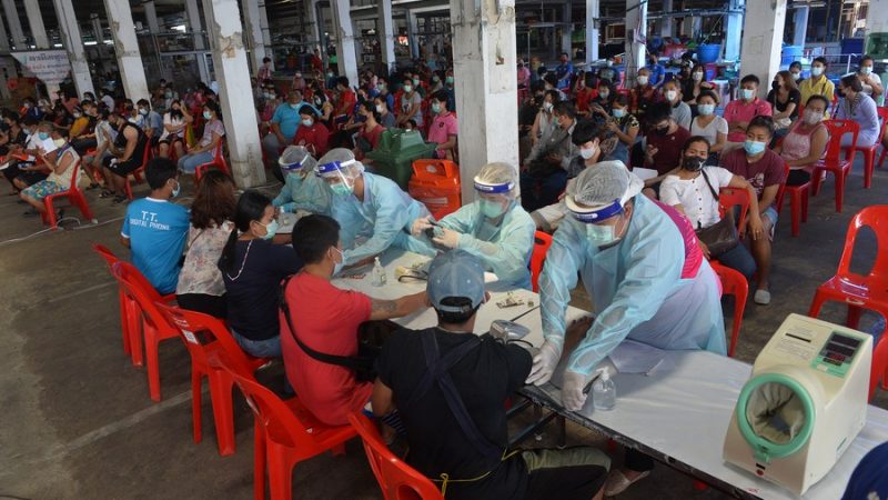 China continuará fornecendo ajuda com vacinas para resposta à pandemia global