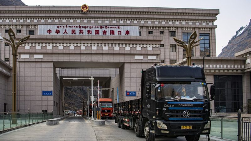 Portos terrestres em Xizang, da China, registram aumento nas importações e exportações