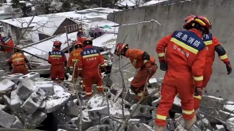 China ativa resposta de emergência para o deslizamento de terra de Yunnan