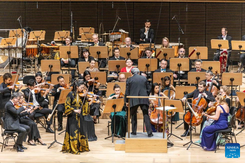 Filarmônica de Nova York comemora Ano Novo Chinês com concerto vibrante