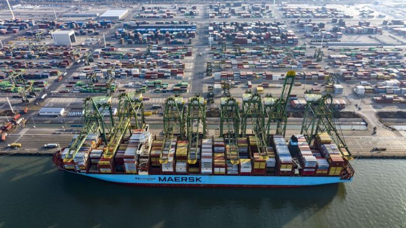 Índice chinês de transporte de contêineres para exportação registra queda semanal