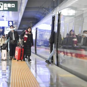 Viagens ferroviárias de passageiros da China aumentam 36,2% no período janeiro-fevereiro
