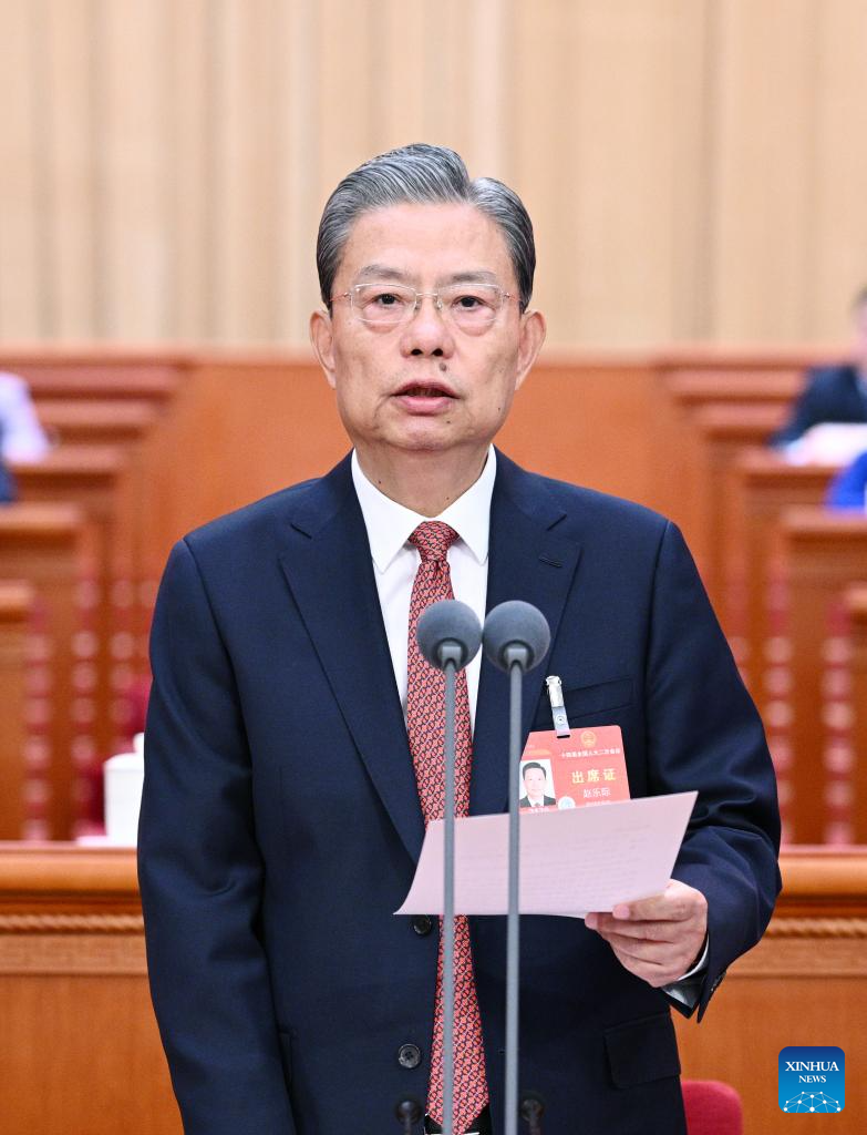 Mais alto legislador discursa na reunião de encerramento da sessão legislativa anual da China