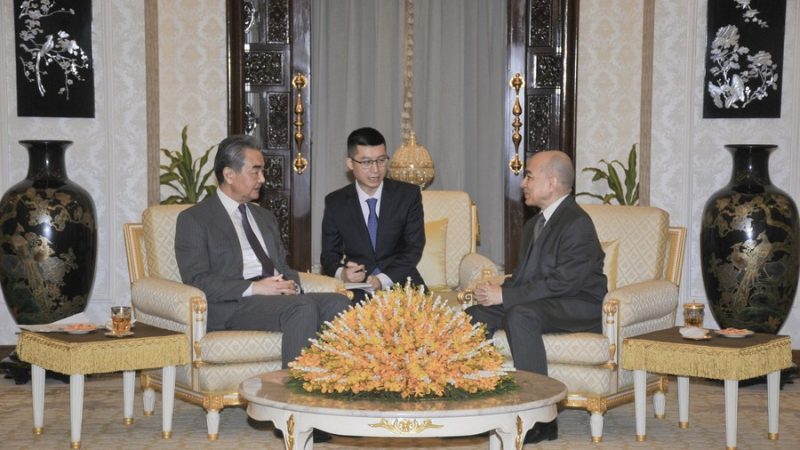 China sempre será parceira mais confiável e apoiadora mais forte do Camboja, diz Wang Yi