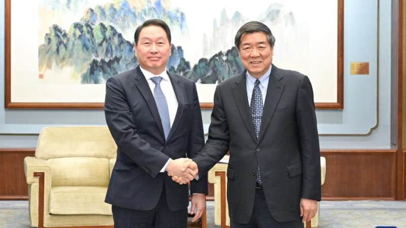 Vice-primeiro-ministro chinês reúne-se com presidente da KCCI, SK Group