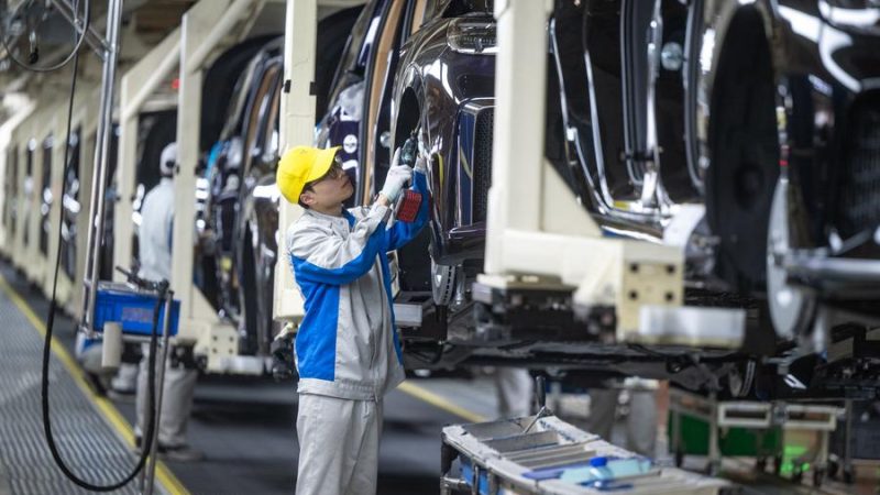 Indústria chinesa de fabricação de automóveis registra crescimento constante no primeiro trimestre