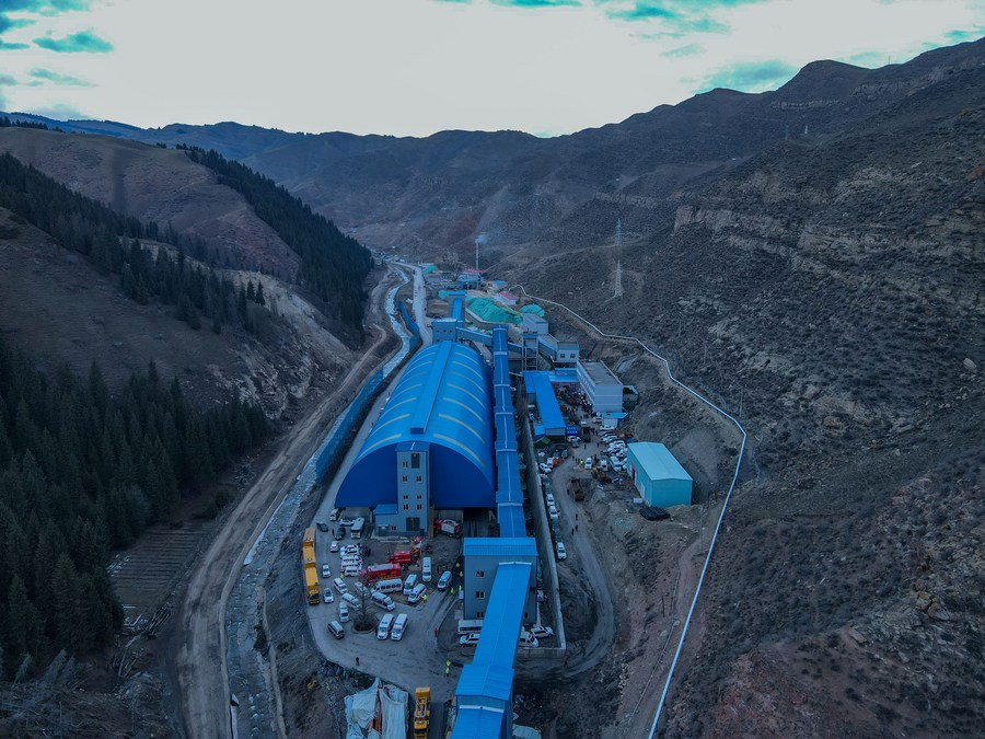 Xinjiang realiza resgate em mina de carvão que inundou