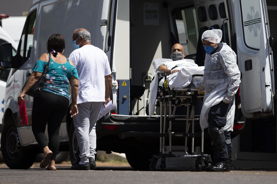 Brasil registra mais 1.803 mortes por COVID-19