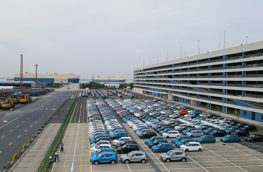 Vendas de automóveis na China sobem 9,8% no primeiro semestre