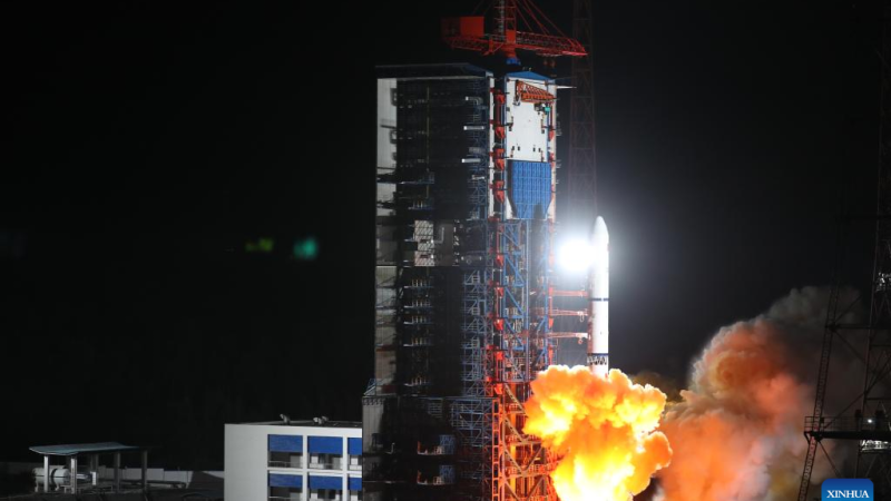 China lança novo grupo de satélites de sensoriamento remoto