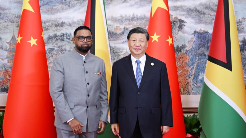 Xi reúne-se com presidente da Guiana