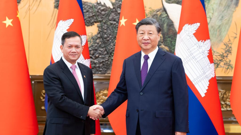 Xi reúne-se com primeiro-ministro cambojano 