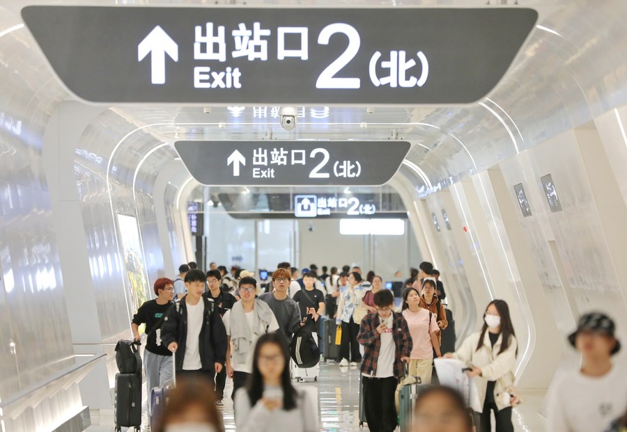China vai melhorar serviços ferroviários para viajantes estrangeiros
