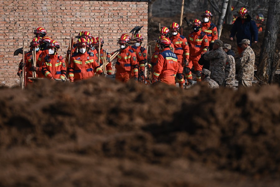 China destina fundos de emergência para restauração de estradas em regiões atingidas por terremoto