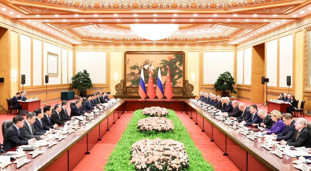 Premiê chinês copreside com primeiro-ministro russo 28ª reunião ordinária entre chefes de governo chinês e russo