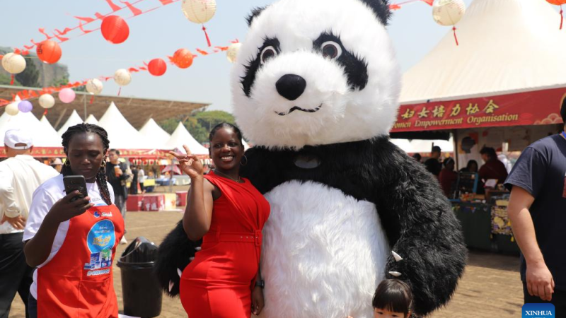 Intercâmbios culturais se destacam na celebração do Ano Novo Chinês em Uganda