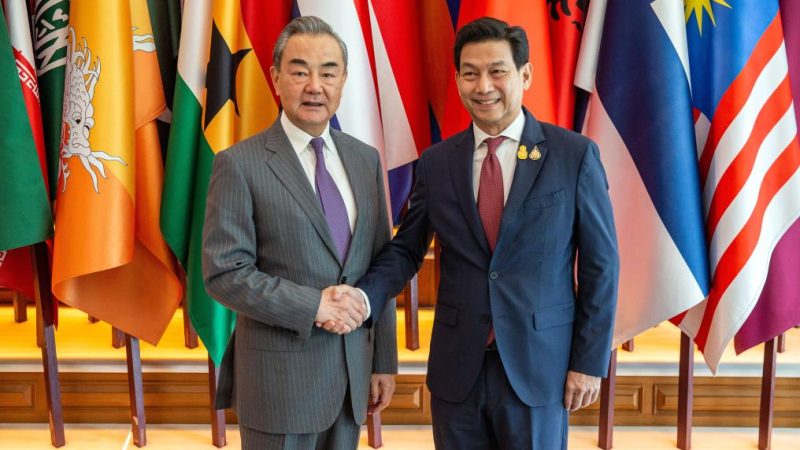 Chanceleres chinês e tailandês realizam consulta anual para fortalecer relações bilaterais