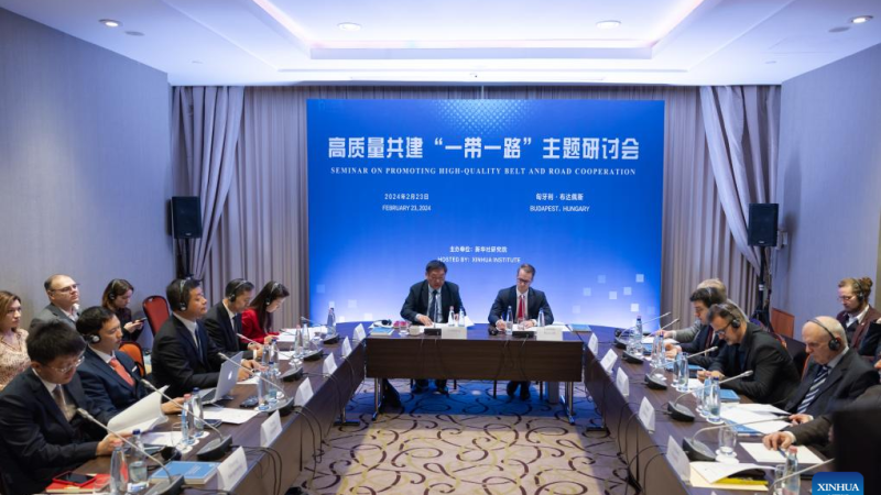 Especialistas húngaros esperam aprofundar amizade com a China através da ICR