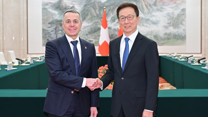 Vice-presidente chinês reúne-se com chanceler suíço em Beijing