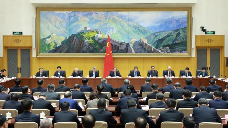 Primeiro-ministro chinês pede esforços redobrados para combater corrupção no governo