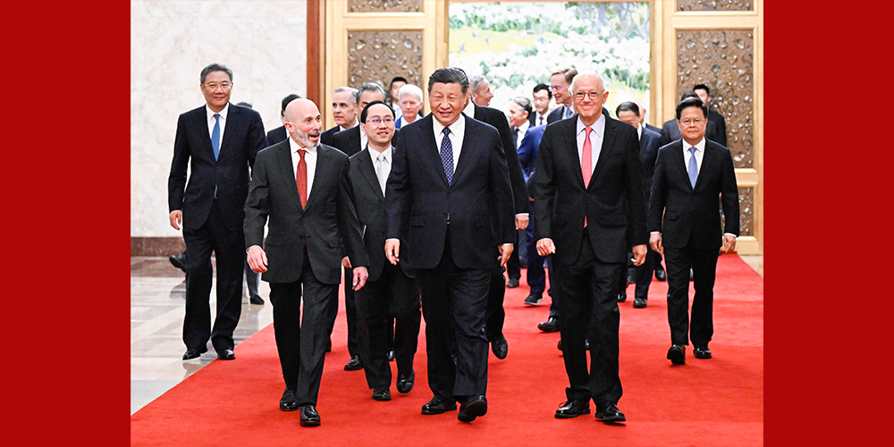Xi reúne-se com convidados dos EUA