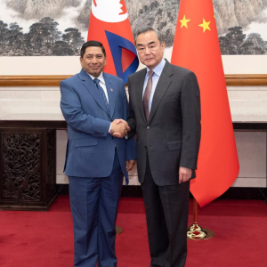 Chanceler chinês reúne-se com seu colega nepalês