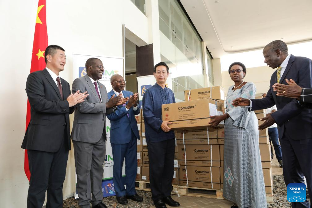 Uganda diz que medicamentos contra malária doados pela China ajudarão a conter epidemia