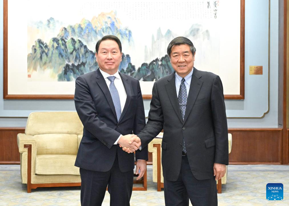 Vice-primeiro-ministro chinês reúne-se com presidente da KCCI, SK Group