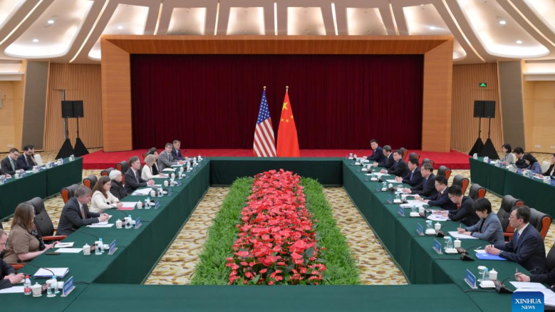 Vice-premiê chinês conversa com secretário do Tesouro dos EUA