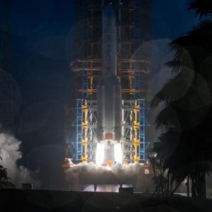 Chang’e-6 entra em órbita lunar após frenagem próxima à Lua