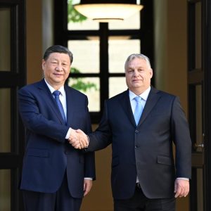 Viagem de Xi à Europa impulsiona cooperação China-Europa Central e Oriental